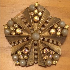 Vintage Brooch by Art